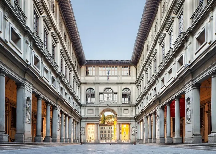 Historic Center! Charming Traditional Florentine Building - Ac,Wifi - By LikehomeFirenze, Italia
