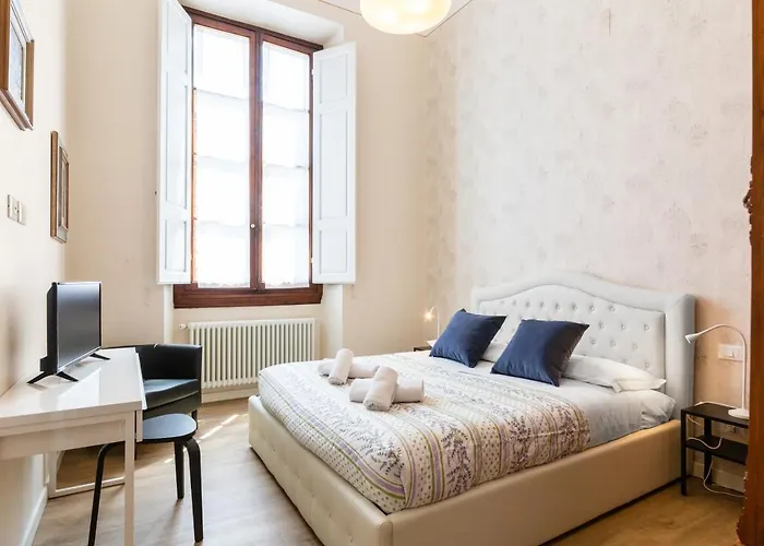 Guesthost - I Renai - Ponte Delle Grazie Modern Apartment Florencia, Italia