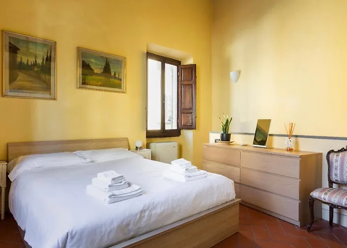 Appartamento Cozy Classic Italian House Near Santa Croce, On The Lungarno Firenze, Italia