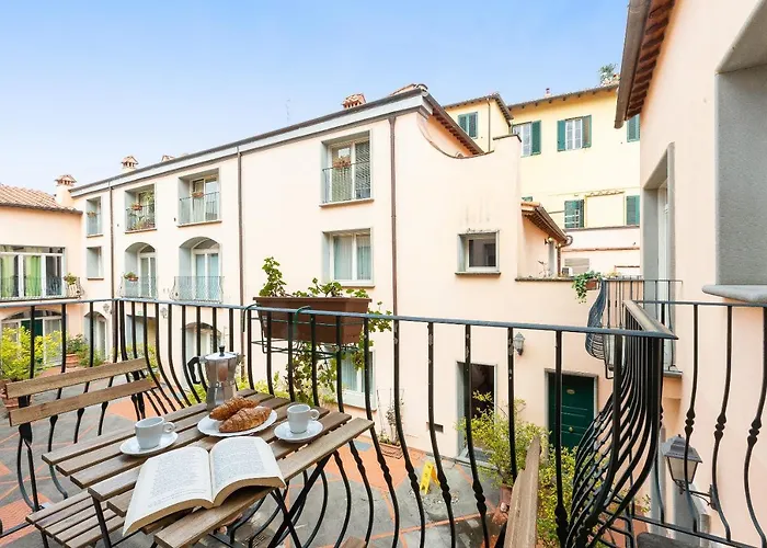 Palazzo Ghibellina By Rental In Firenze, Italia