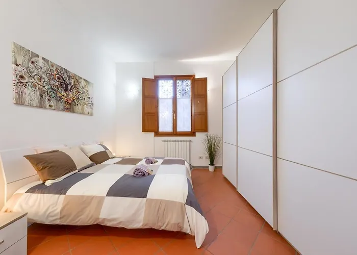 Appartamento Le Cure Large Apt, 6+1 Beds. Center 15 Min Far By Bus. Firenze, Italia