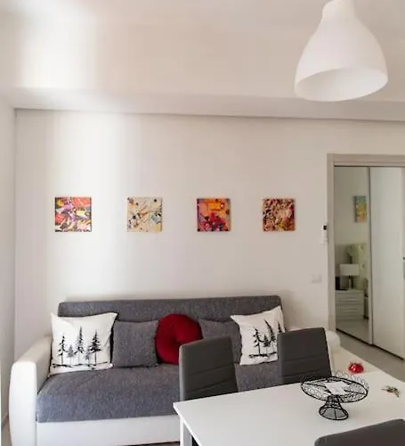 Modern Apartment near Ponte Vecchio. Florencia, Italia