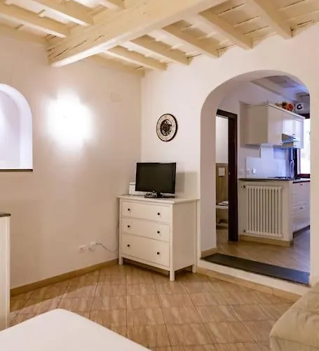 Lovely Portion Of Property Few Steps From Basilica Santa Croce Firenze, Italia
