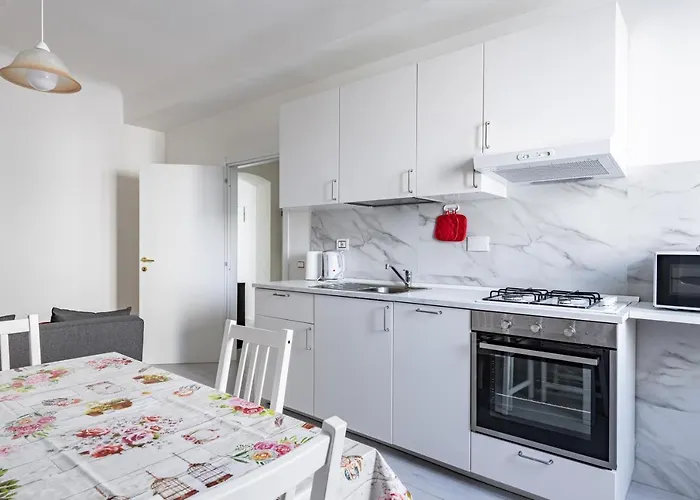 Guesthost - Florence Quiet And Modern Apartments, Italia