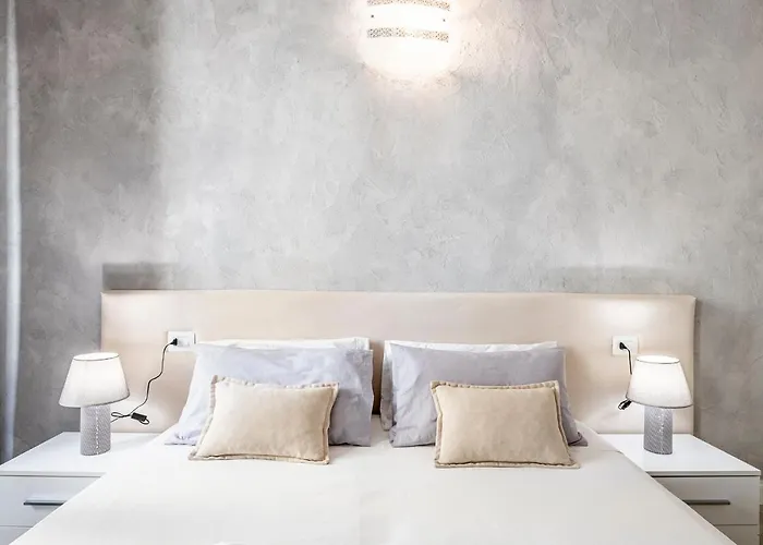 5 Minuti - Duomo Tripla Suite Luxury Florence, Italy