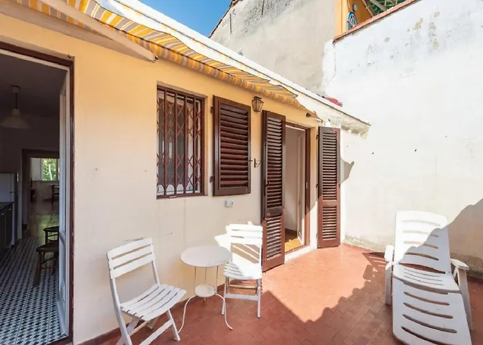 Airy One Bedroom With Terrace Near Palazzo Pitti Firenze, Italia