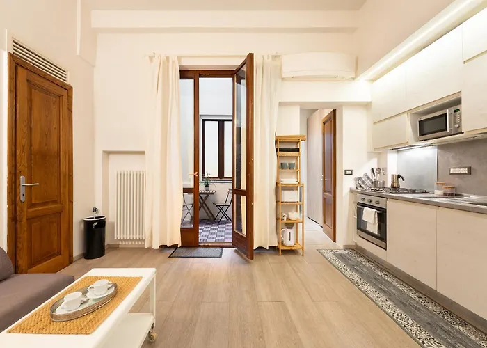 Keys Of Italy - Pergola 19 - 1 Bdr Flat With Inner Courtyard Firenze, Italia
