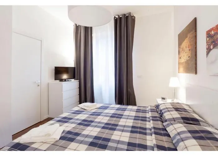 Appartamento Bilocale moderno con giardino e parcheggio gratuito a Firenze sud, Italia