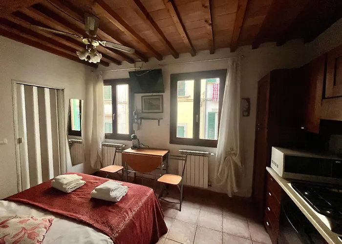 Mini Studio Very Central Close To The Train Station Firenze, Italia