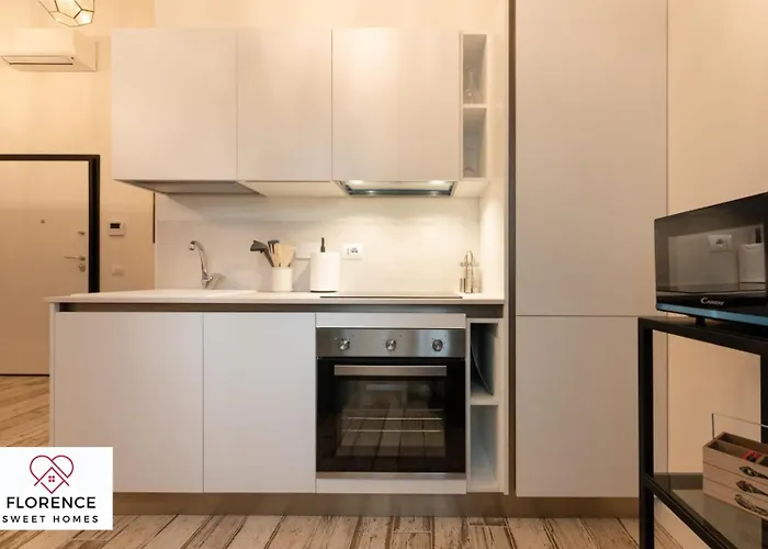 Mirko Apartment With Free Parking By Florence Sweet Homes, Italia
