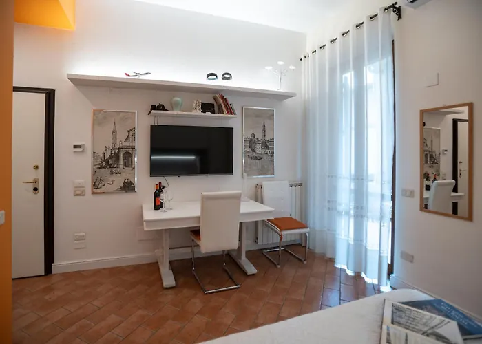 Indipendent Studio Apartment With Terrace - Parking Florenz, Italien