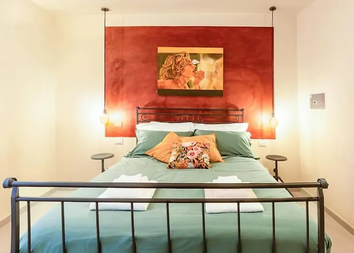 Home 55 Firenze, Italia