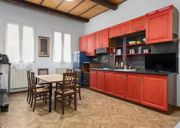 Appartamento UNYCA - Ampio rifugio per famiglie a Firenze, Italia