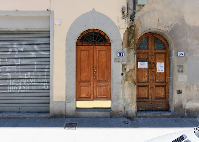 Santa Maria Novella Elegant Apartment Florence, Italy