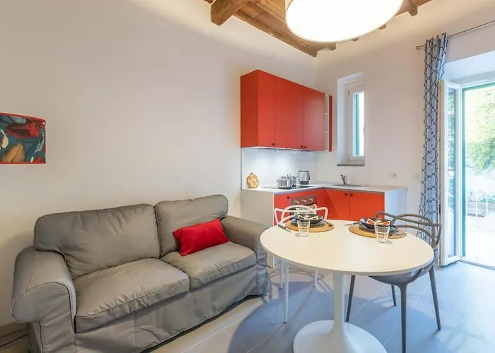 Appartamento Bilocale con giardino privato vicino a Careggi, Cto, Meyer e tramvia T1 Firenze, Italia