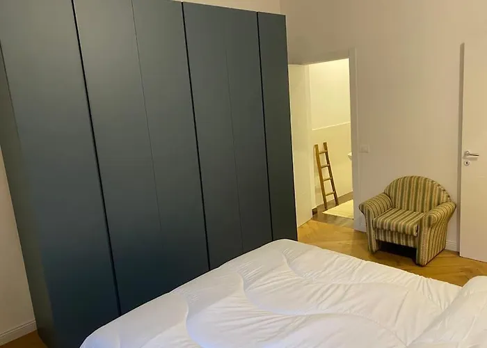 Firenze, comodo appartamento a Coverciano, Italia