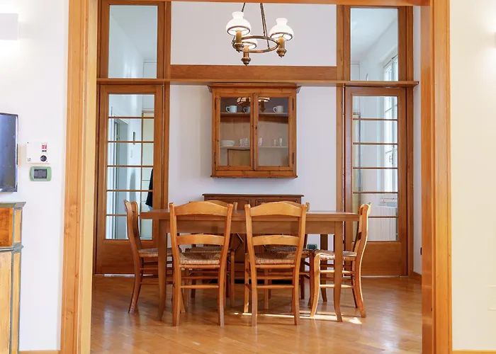 Spacious And Pleasant 2-Br Apt Firenze, Italia