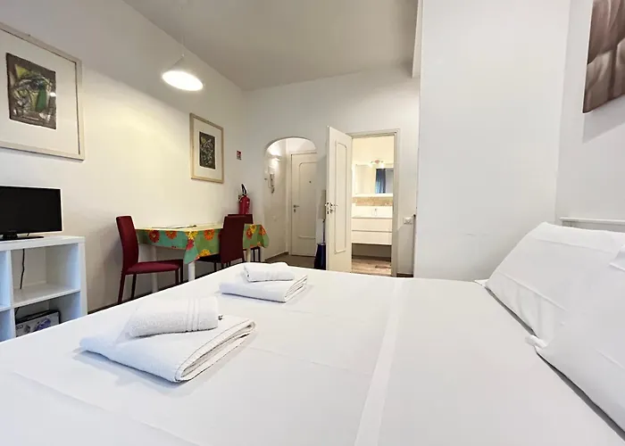 Cdm Studio By Florencehospitality Com, Italia