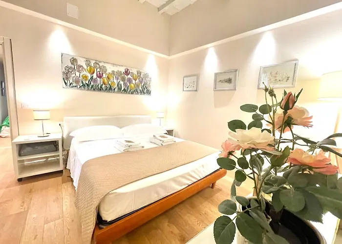 Cozy Santa Maria Novella Uffizi Duomo 2Beds-2Baths Apartamento Florença, Itália