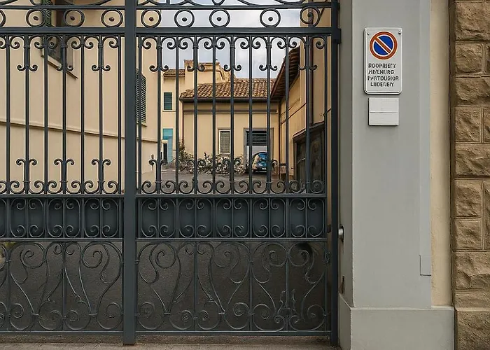 Santa Rosa Florence Apartments 3 Bedrooms - Private Parking, Italia