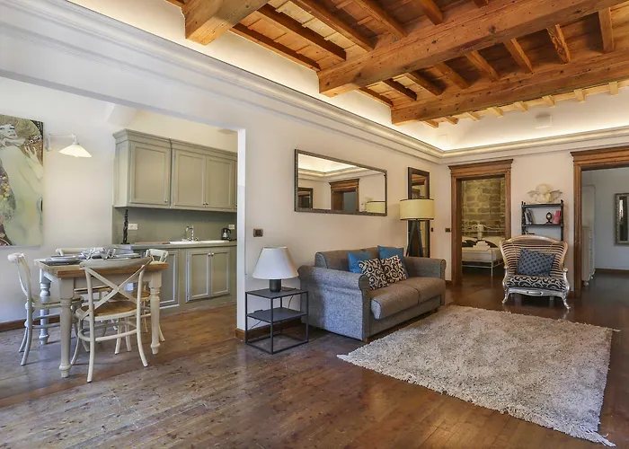Pontevecchio Stylish Apartment In Florence, Italy