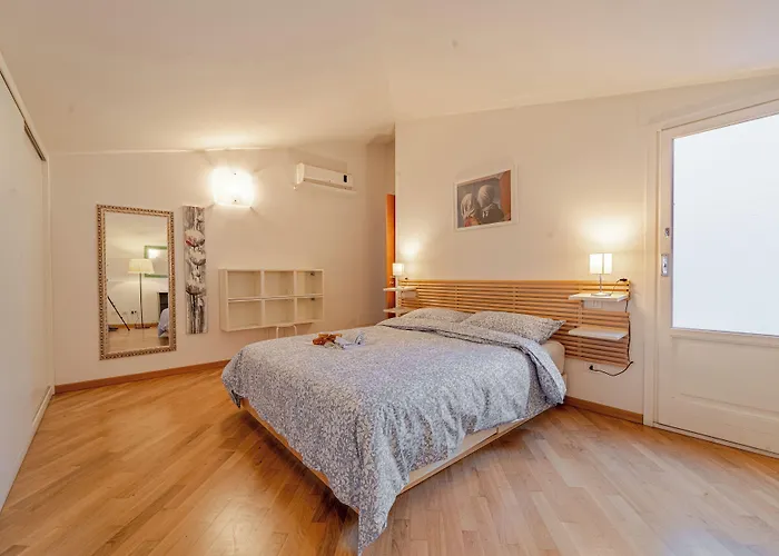 Mosse Bridge Apartment By Mamo Firenze, Italia