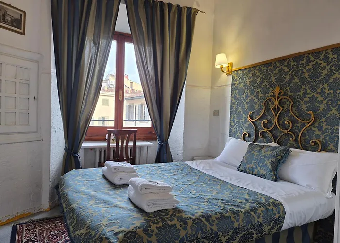 LA SEDE DELL'ARTE Monolocale Studio e Camere in Torre Medievale vicino a Duomo e Piazza Signoria Firenze, Italia
