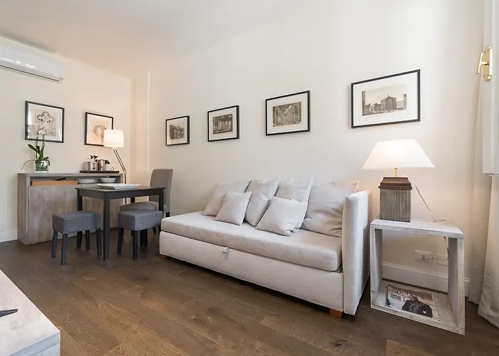 Novella Goldoni Suite-By Florence Concierge, Italy