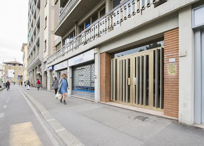 Guesthost - Porta Al Prato Cozy Apartment Firenze, Italia