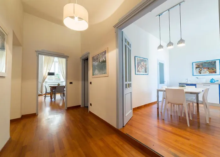 Appartamento Borgo Pinti Frescos 6 sleeps Firenze, Italia