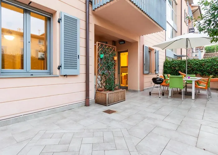 Guesthost - Colorful Boccaccio Apartment Florence, Italy