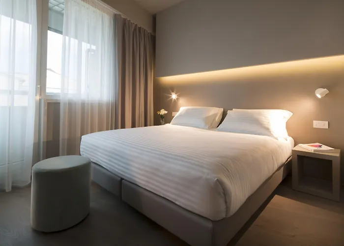 Hotel Glance In Florence